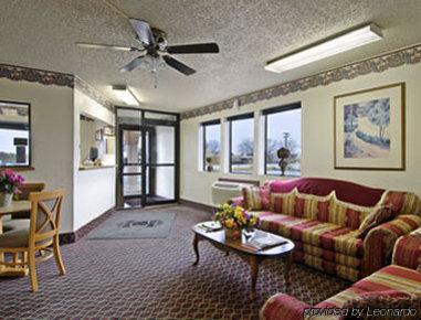 Super 8 By Wyndham Sherman Interior photo